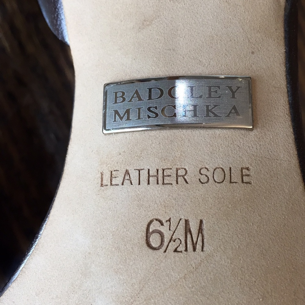 Badgley Mischka Lacie Silver Heels - Picture 5 of 8